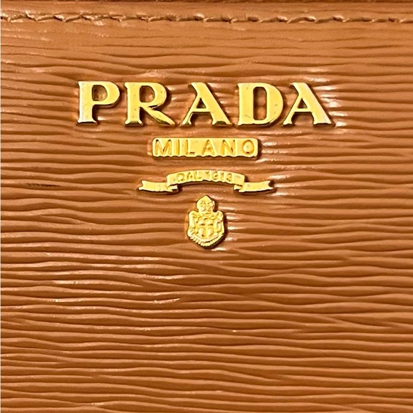 Prada Saddle Brown Saffiano Leather Zippy Wallet w/Authenticity Card & Gift Box - Picture 3 of 16